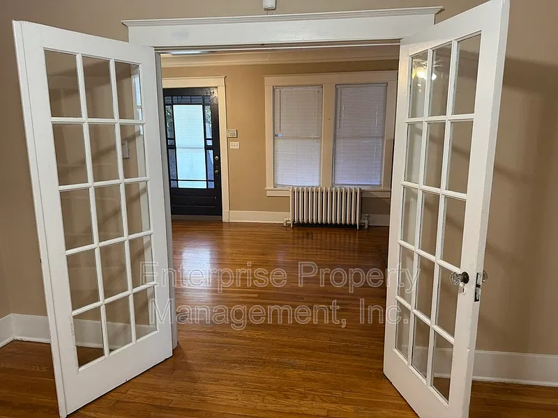 2380 Parkway Pl — Photo 2