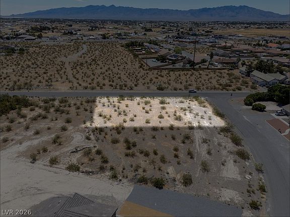 4th image of 2121 S Abbe Ln
