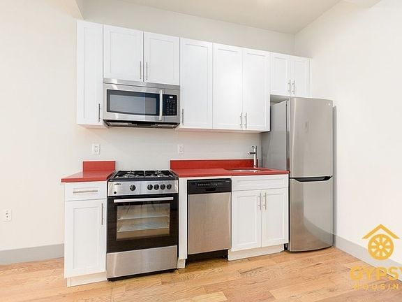 2nd image of 757 Park Ave #2R