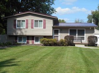 406 Kenilworth Ln, Galveston, IN 46932