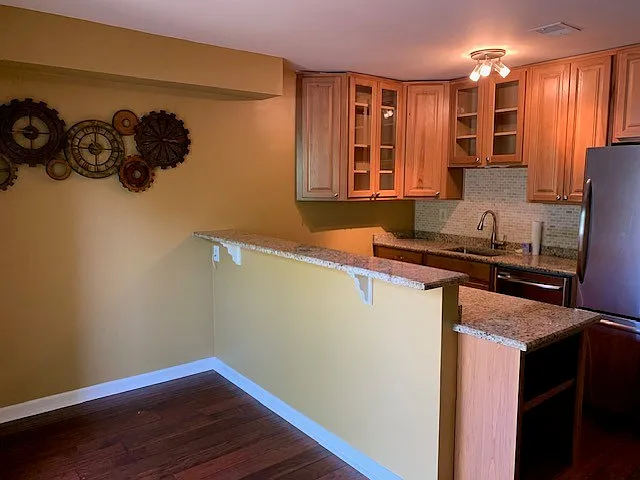 103 E 8th St #103E — Photo 8