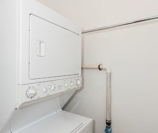 5th image of 2320G N Southport Ave