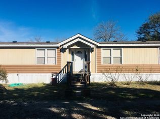 450 Avery Cir, Poteet, TX 78065