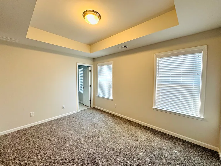 3716 Davis Cir — Photo 16