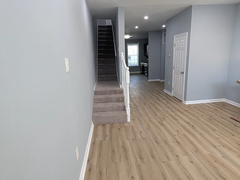 1726 Carswell St — Photo 5