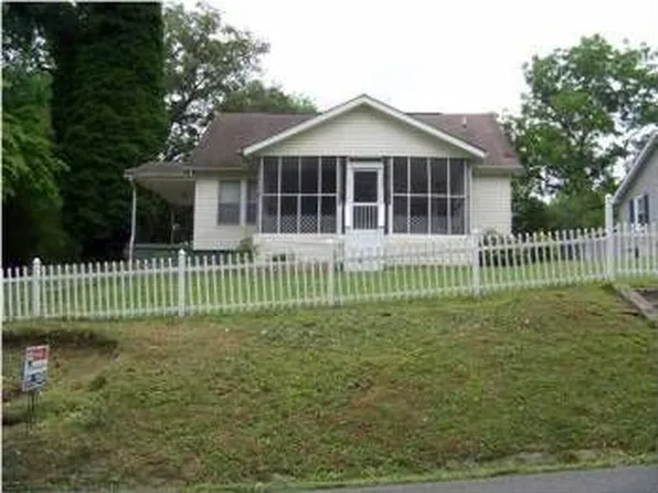 61 Greens Lake Rd, Rossville, GA 30741