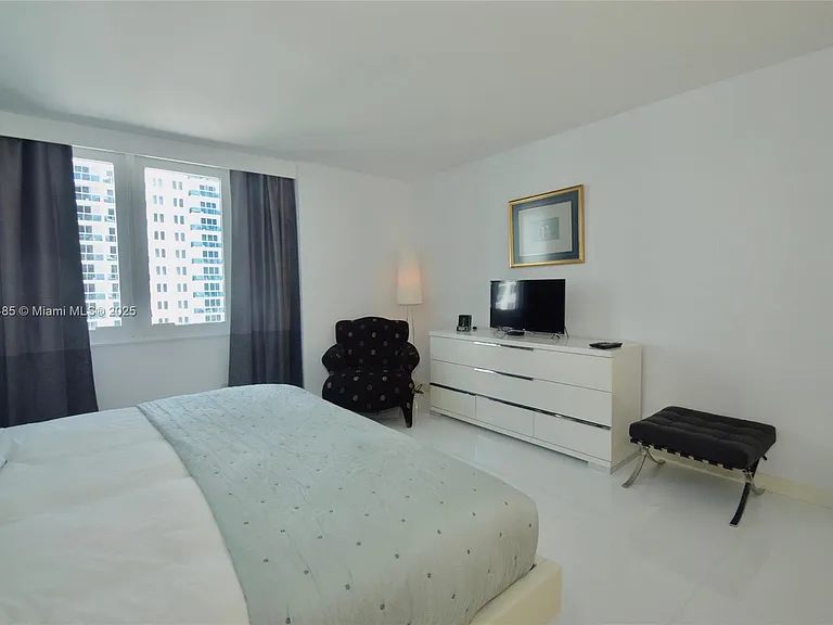2301 Collins Ave #815/814 — Photo 9