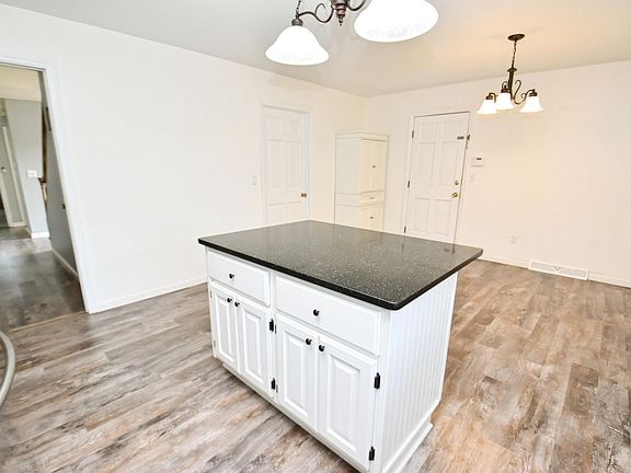 4th image of 18820 Pawnee Ln