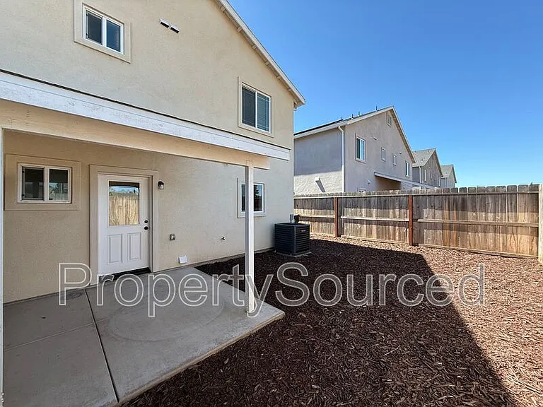 936 W Alameda St #A — Photo 34