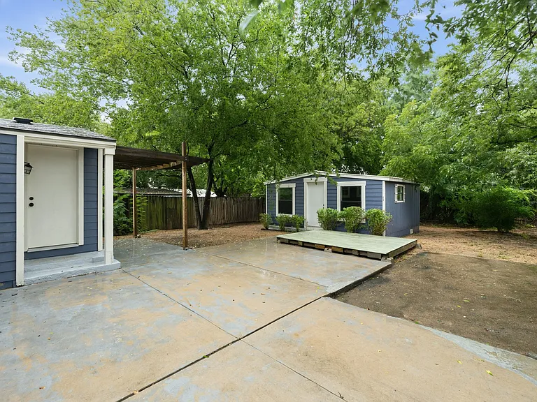 1137 Nickols Ave — Photo 21