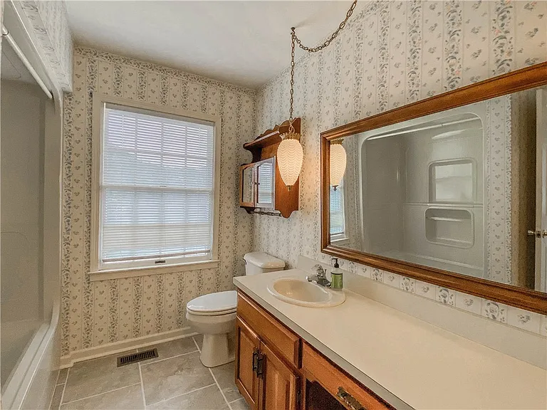 255 Starritt Ln — Photo 32