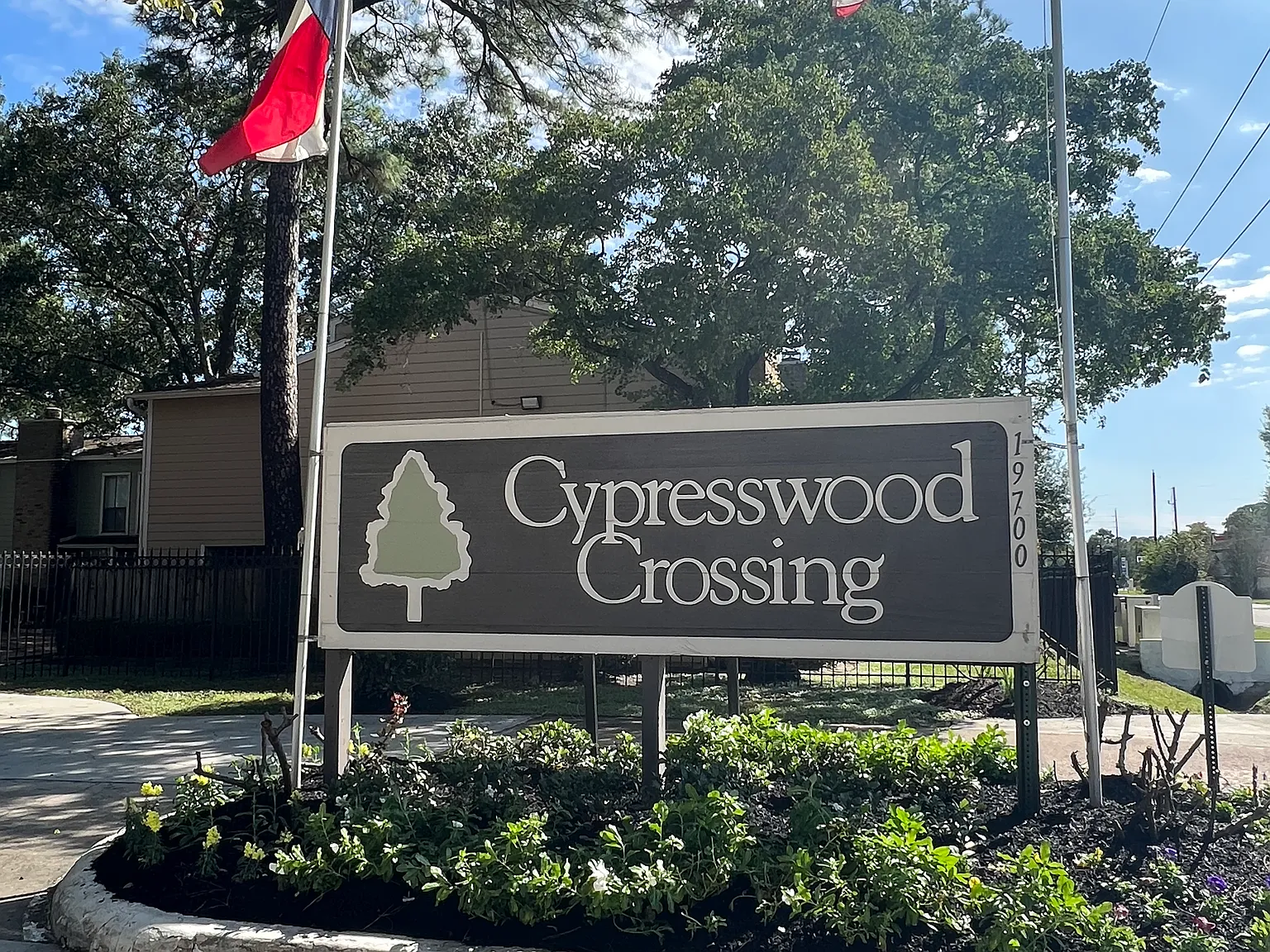 Cypresswood Crossing Apartments — Photo 2