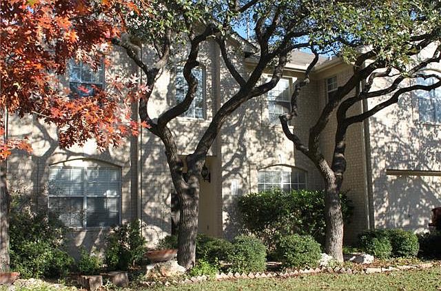 1st image of 2616 Oakwood Glen Dr