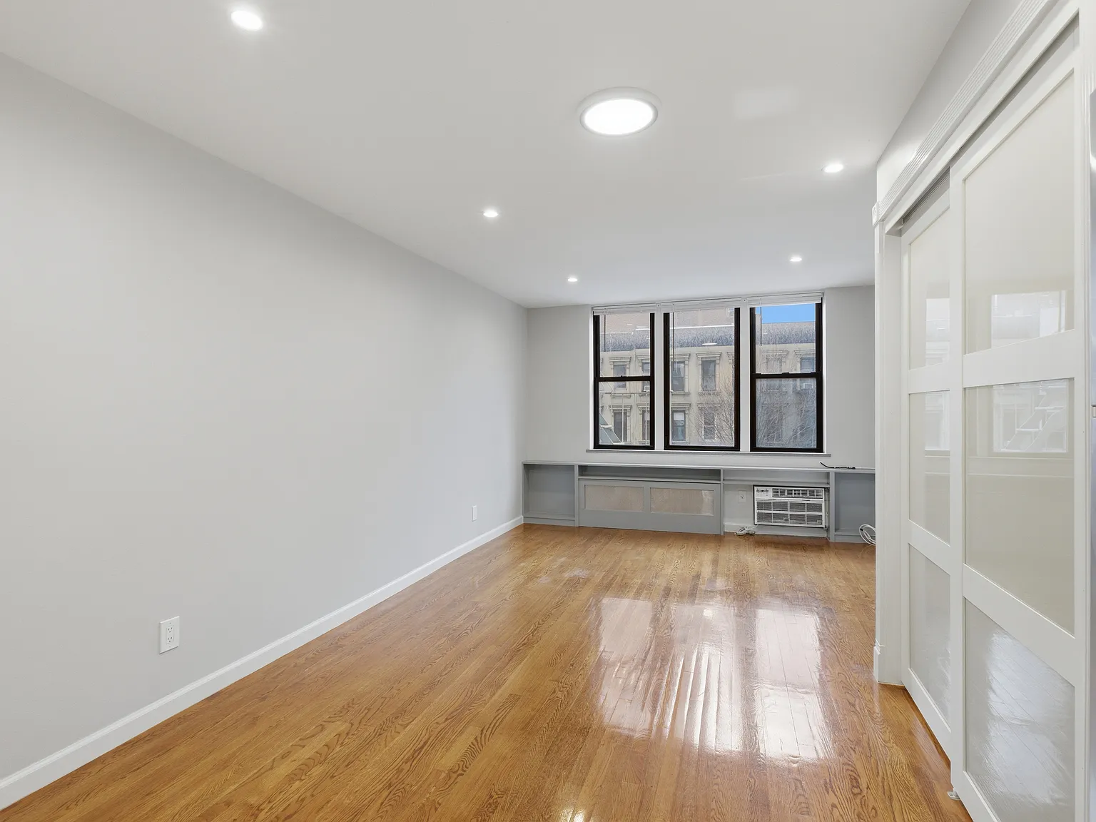 1628 2nd Avenue — Photo 3