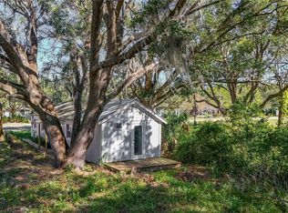 300 E Collins St, Umatilla, FL 32784