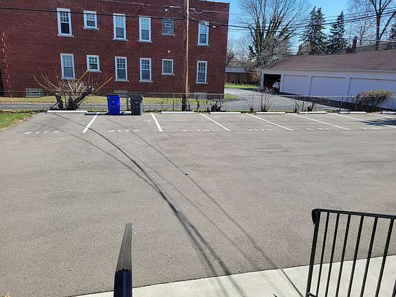 3rd image of 2166 Arlington Ave #2166