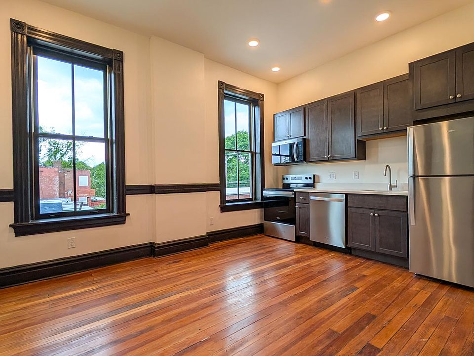 1st image of 2831 Chippewa St