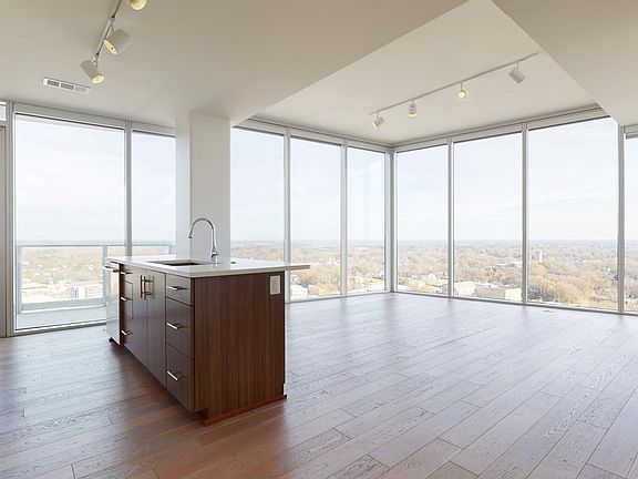 2nd image of 112 N Corcoran St #2101
