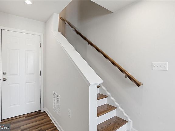 4th image of 186 Coolidge Ave