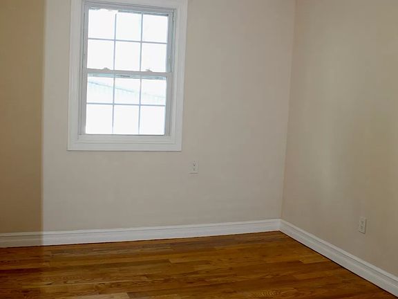 5th image of 430 Swinton Ave #W