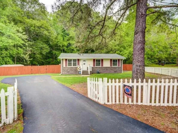 121 Meadowbrook Ln, Smithfield, VA 23430