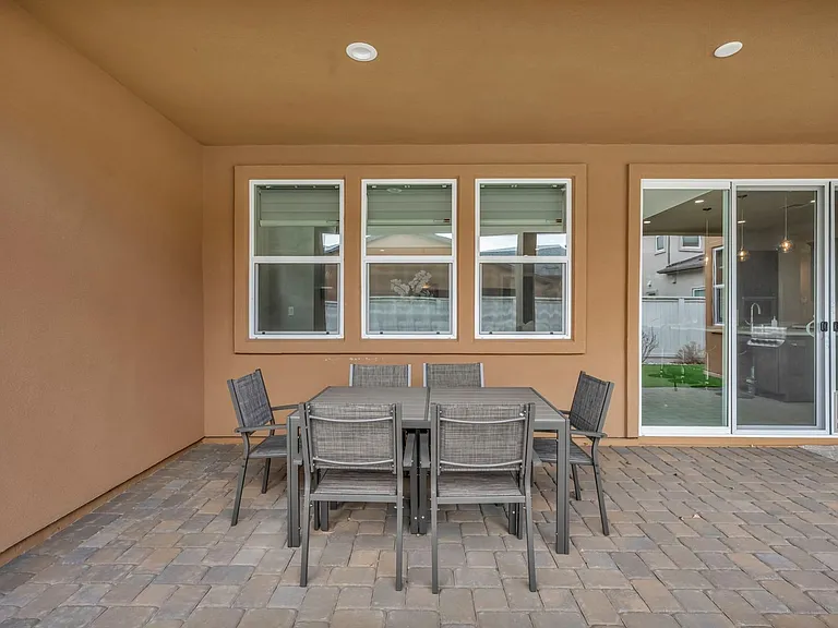 619 Camargue Trl — Photo 49