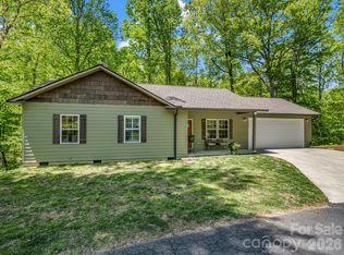 135 Half Moon Ln, Brevard, NC 28712
