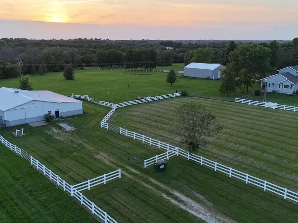 25612 S Blinker Light Rd, Harrisonville, MO 64701