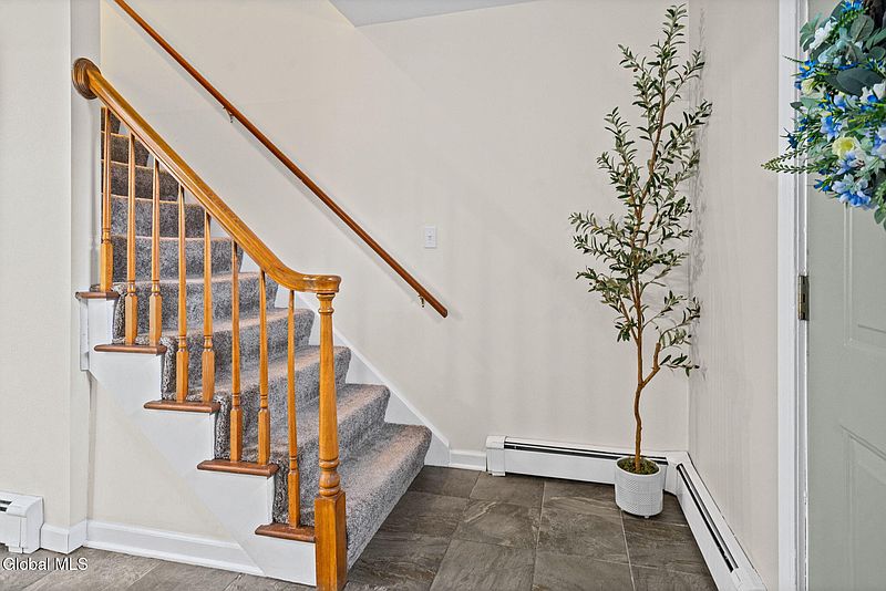 5th image of 117 Woodin Road
