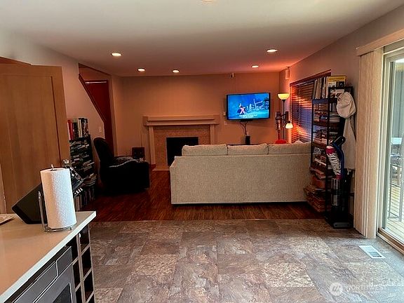 5th image of 120 Antonie Avenue N