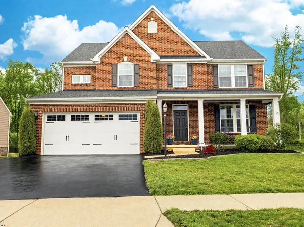 126 Summit Woods Dr, Morgantown, WV 26508