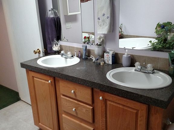 5th image of 3046 S Justice St