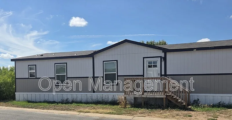 3 bed, 2.0 bath, 1568 sqft, $1,495 — Photo 1