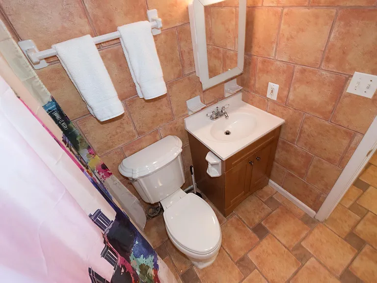 2817 Bellevue Ter NW — Photo 17