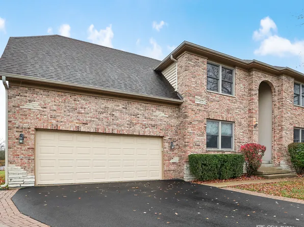 12 Park Place Cir, Hawthorn Woods, IL 60047