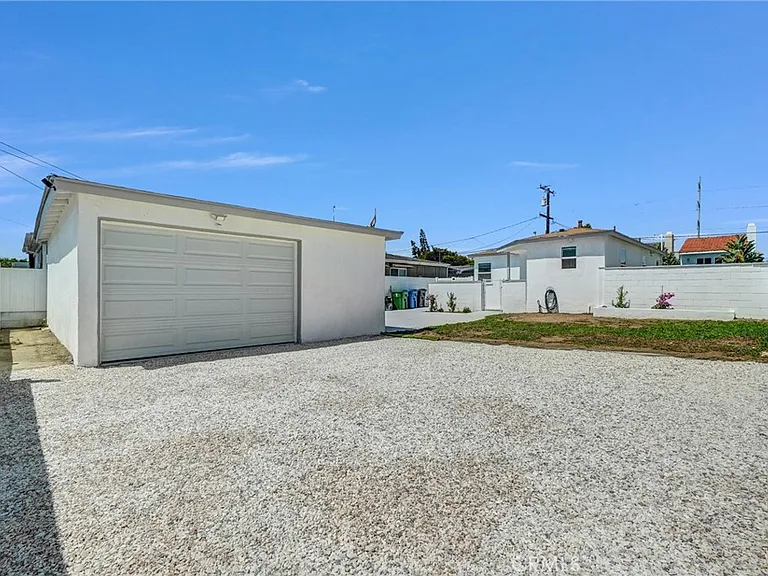 14508 Kingsdale Ave — Photo 26