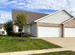 38 Rounds Rd, Bloomington, IL 61704