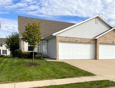 38 Rounds Rd, Bloomington, IL, 61704