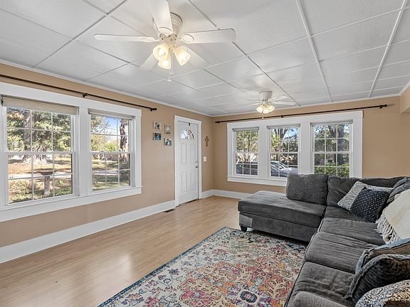 5th image of 325 Mulligan St