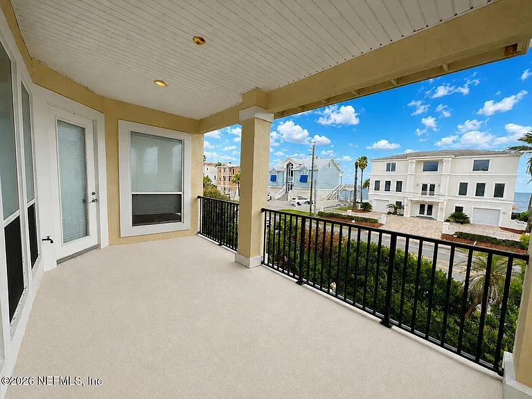 692 Sand Isles Cir — Photo 18