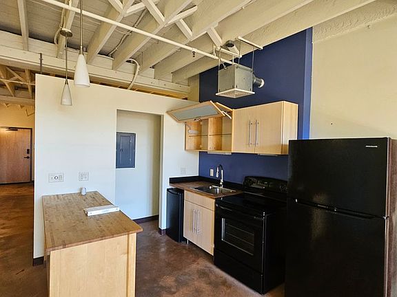 4th image of 2600 Montana Ave #105