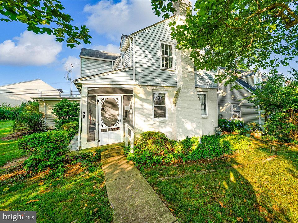 1st image of 901 Beechwood Dr
