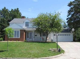 1314 Ridgeview Dr, Montevideo, MN 56265