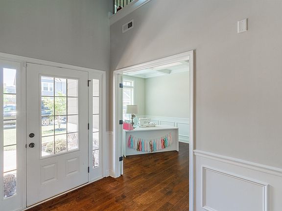5th image of 63 Grand River Ln