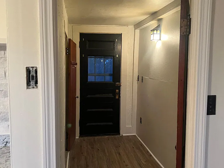 904 Main St — Photo 5