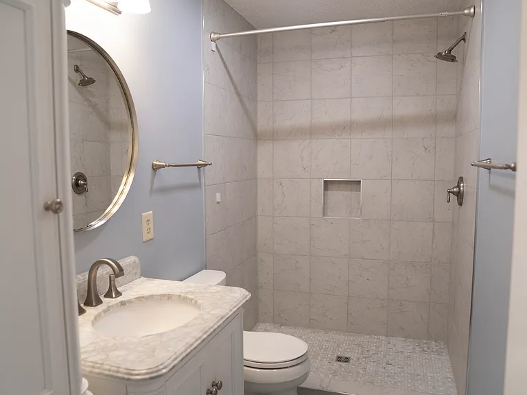 Fully remodeled guest bathroom