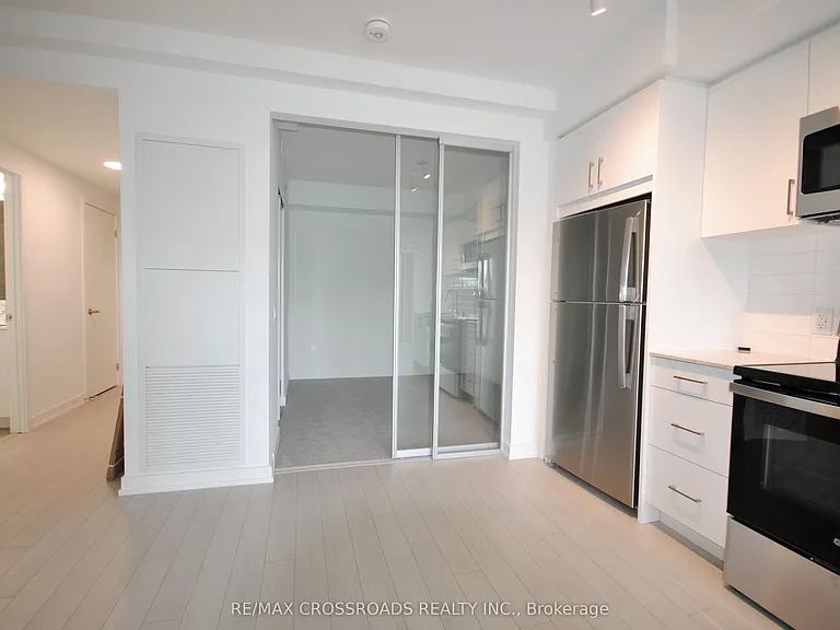 4010 Eglinton Ave W #323 — Photo 11