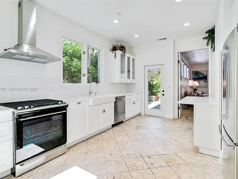 3930 Crawford Ave — Photo 8