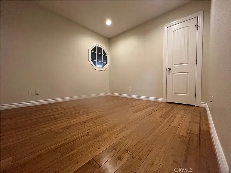 27909 Wellston Dr — Photo 13