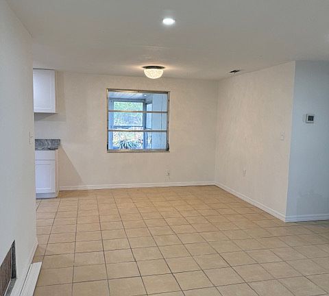 2nd image of 1143 Dartmouth Dr